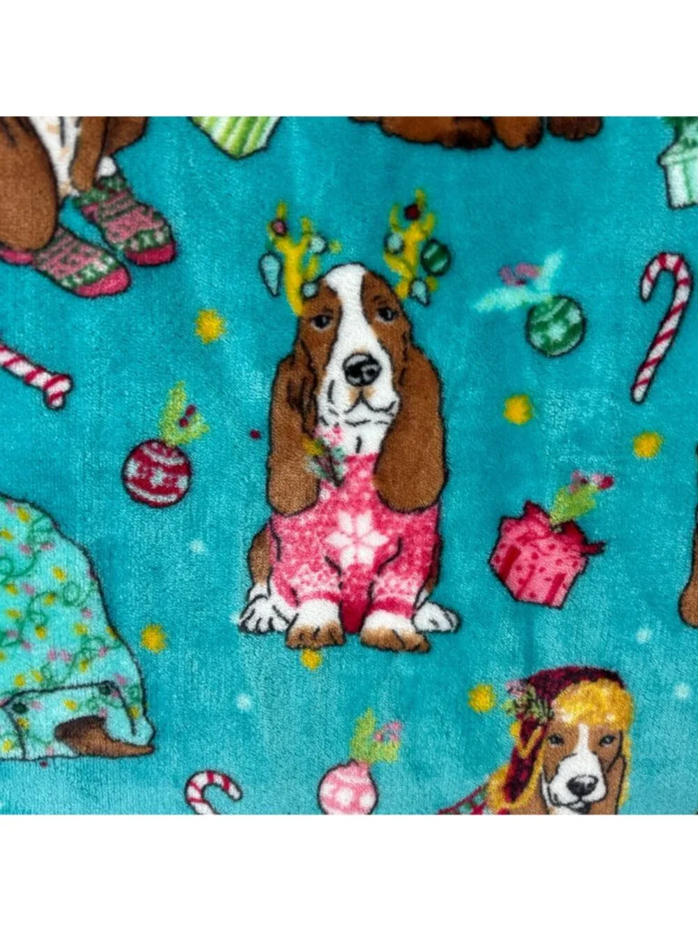 The Pioneer Woman Throw Blanket Charlie Sherpa Christmas 50 x 70 Dog Hound